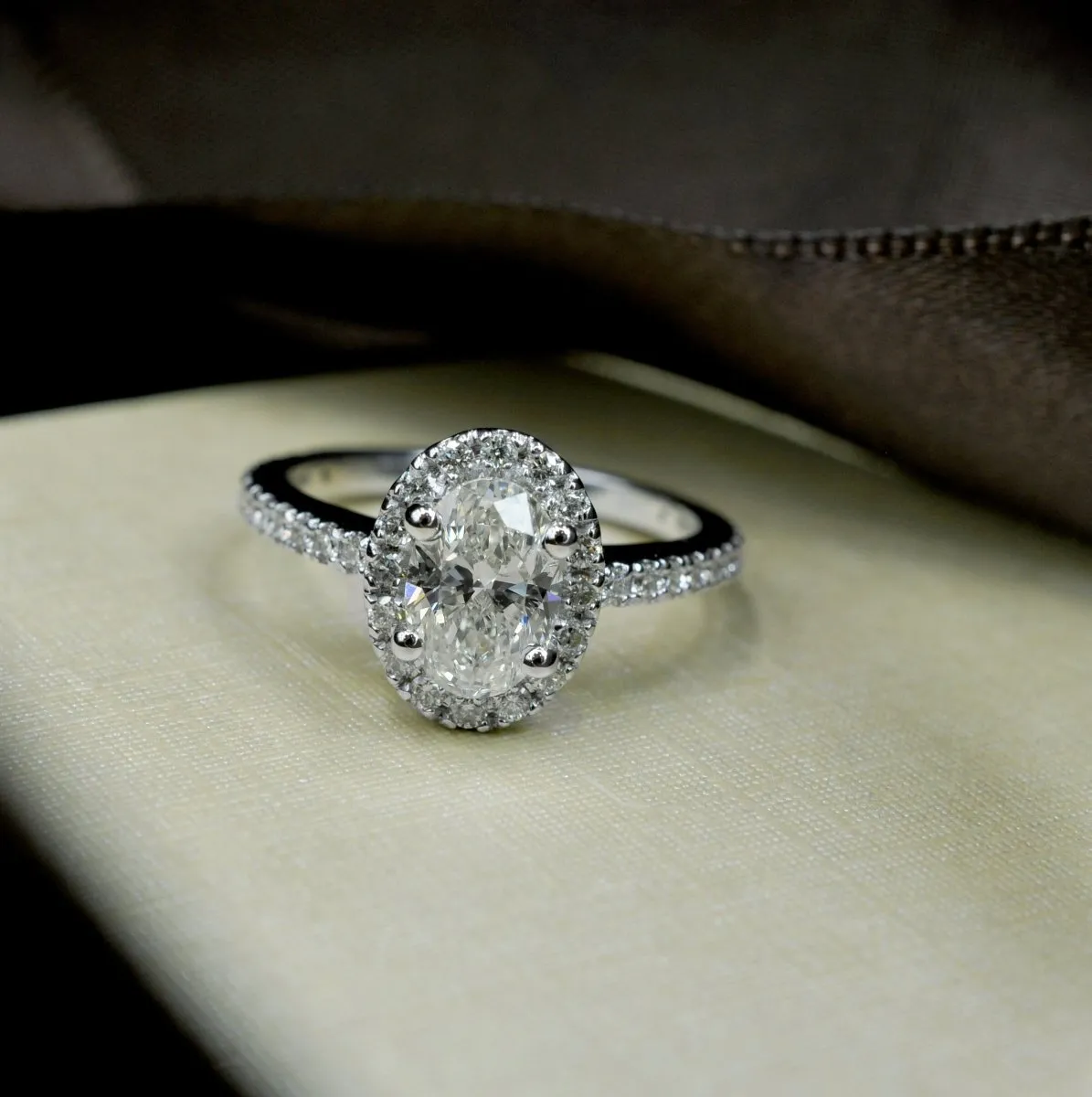 0.72-1.87 CT Round & Oval Cut Diamonds - Engagement Ring