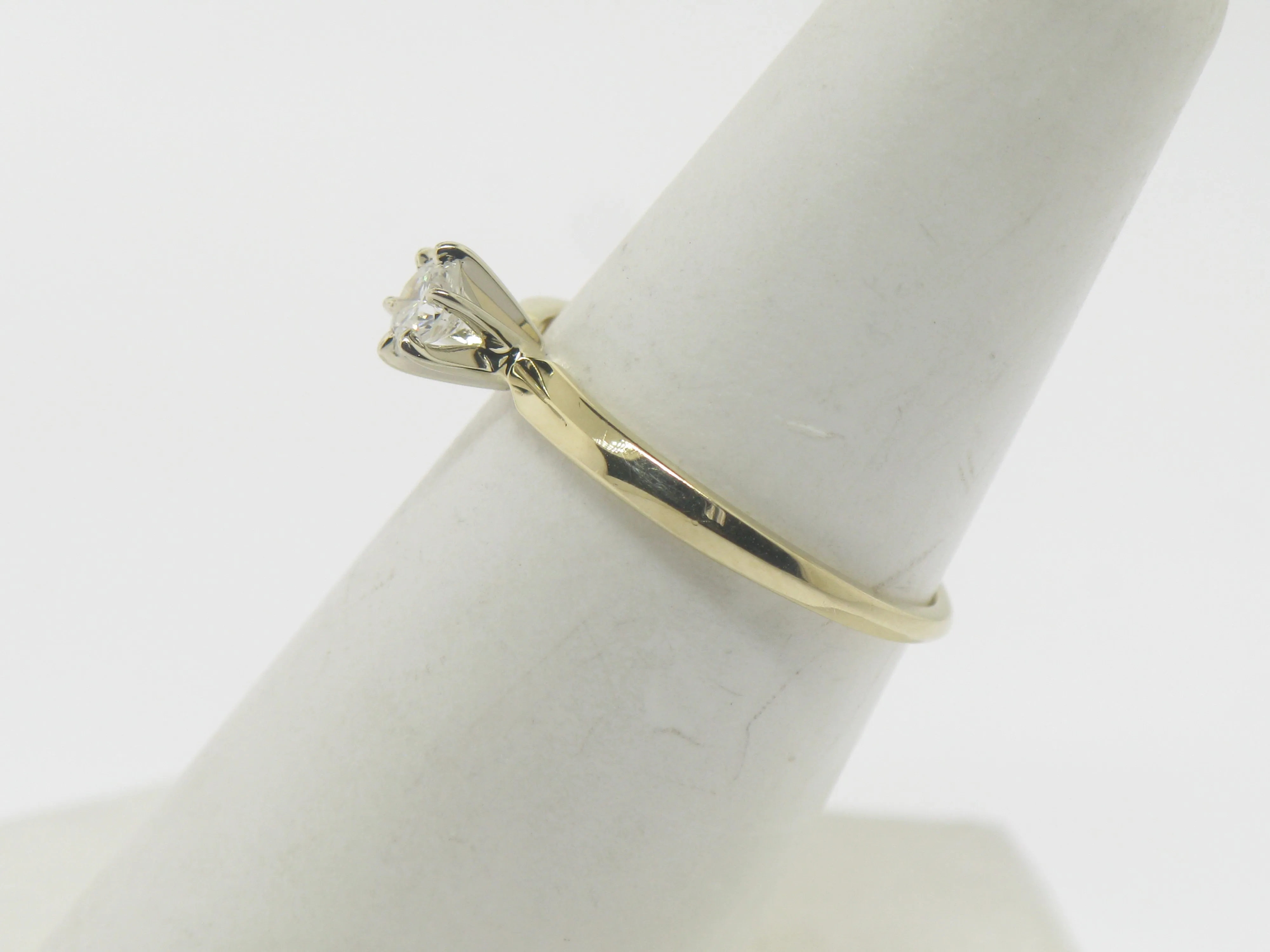 14K Yellow Gold Knife Edge Solitaire Diamond Engagement Ring New Old Stock