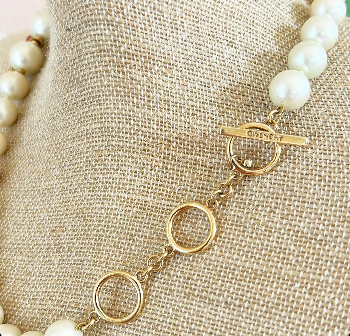 1990s era signed Givenchy faux pearl chunky necklace