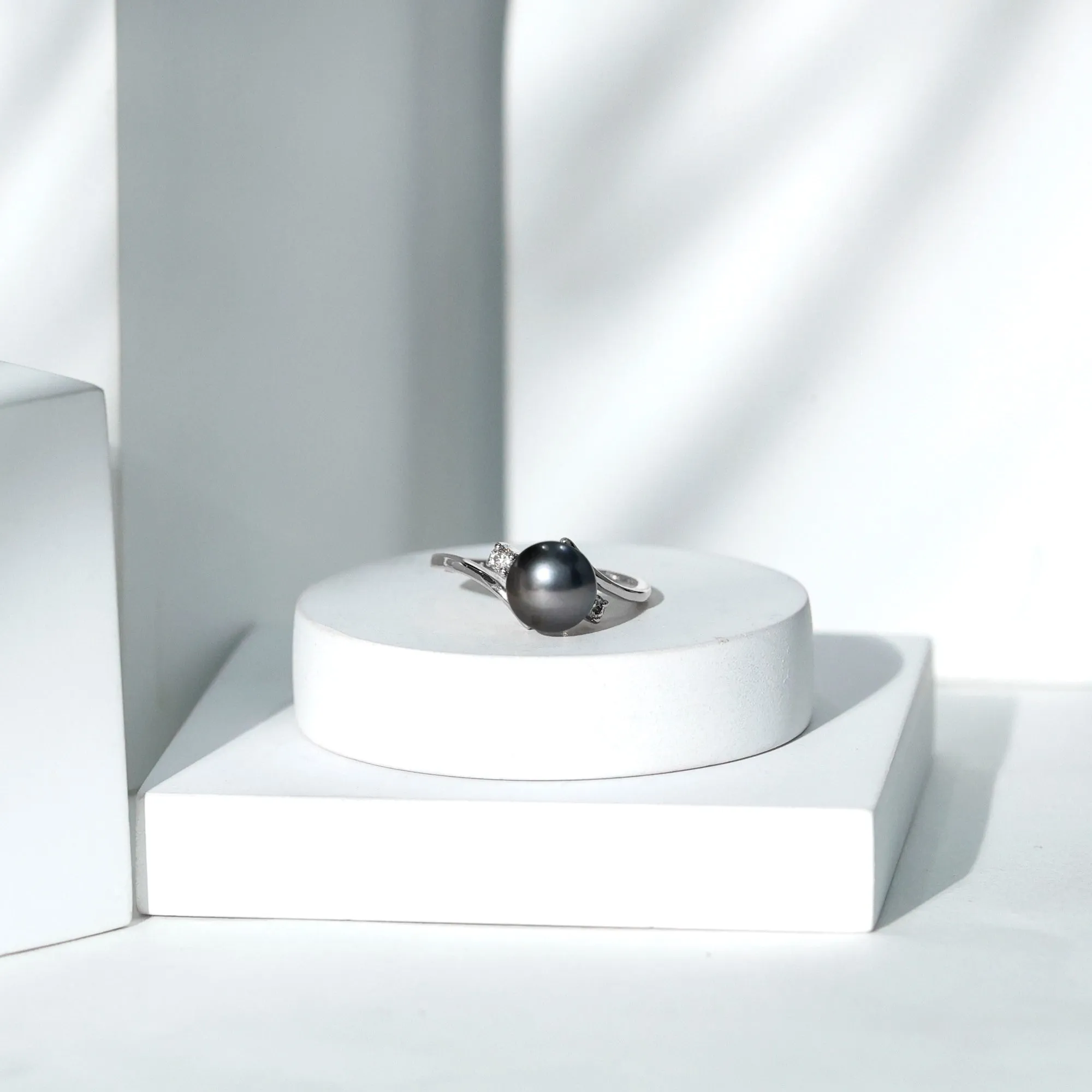 8.25 CT Bead Set Tahitian Pearl Solitaire and Diamond Bypass Ring