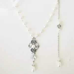 Backdrop Necklace Selen