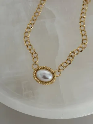 ELOISE PEARL NECKLACE