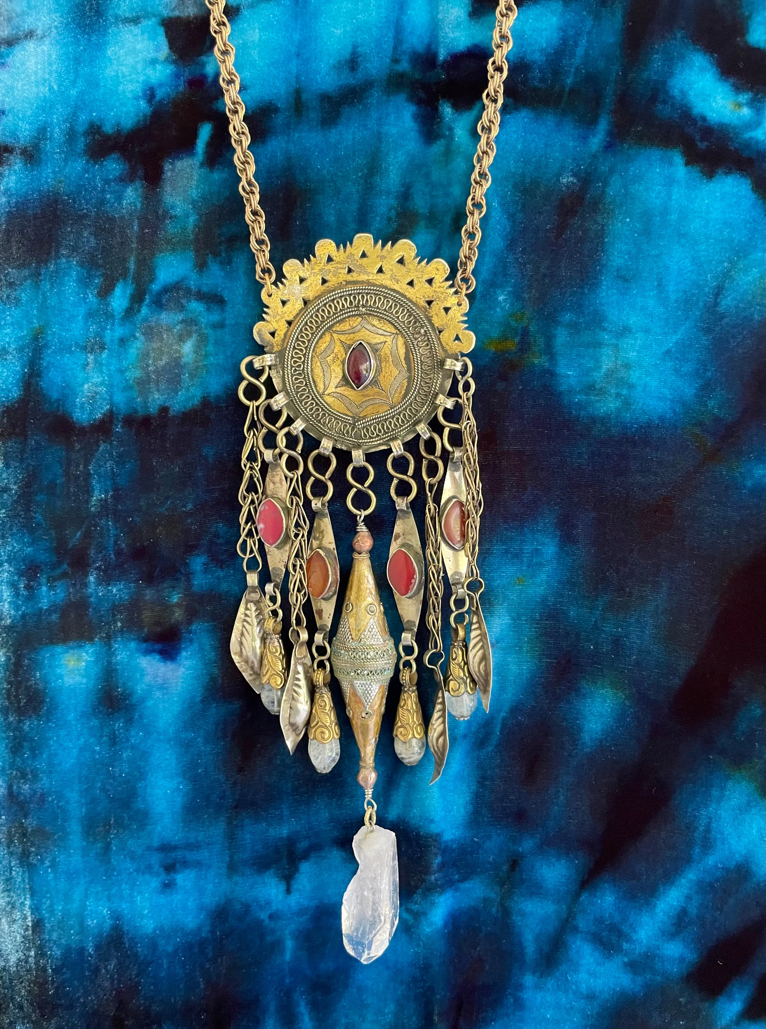 GILDED TURKMEN & QUARTZ MEDALLION NECKLACE