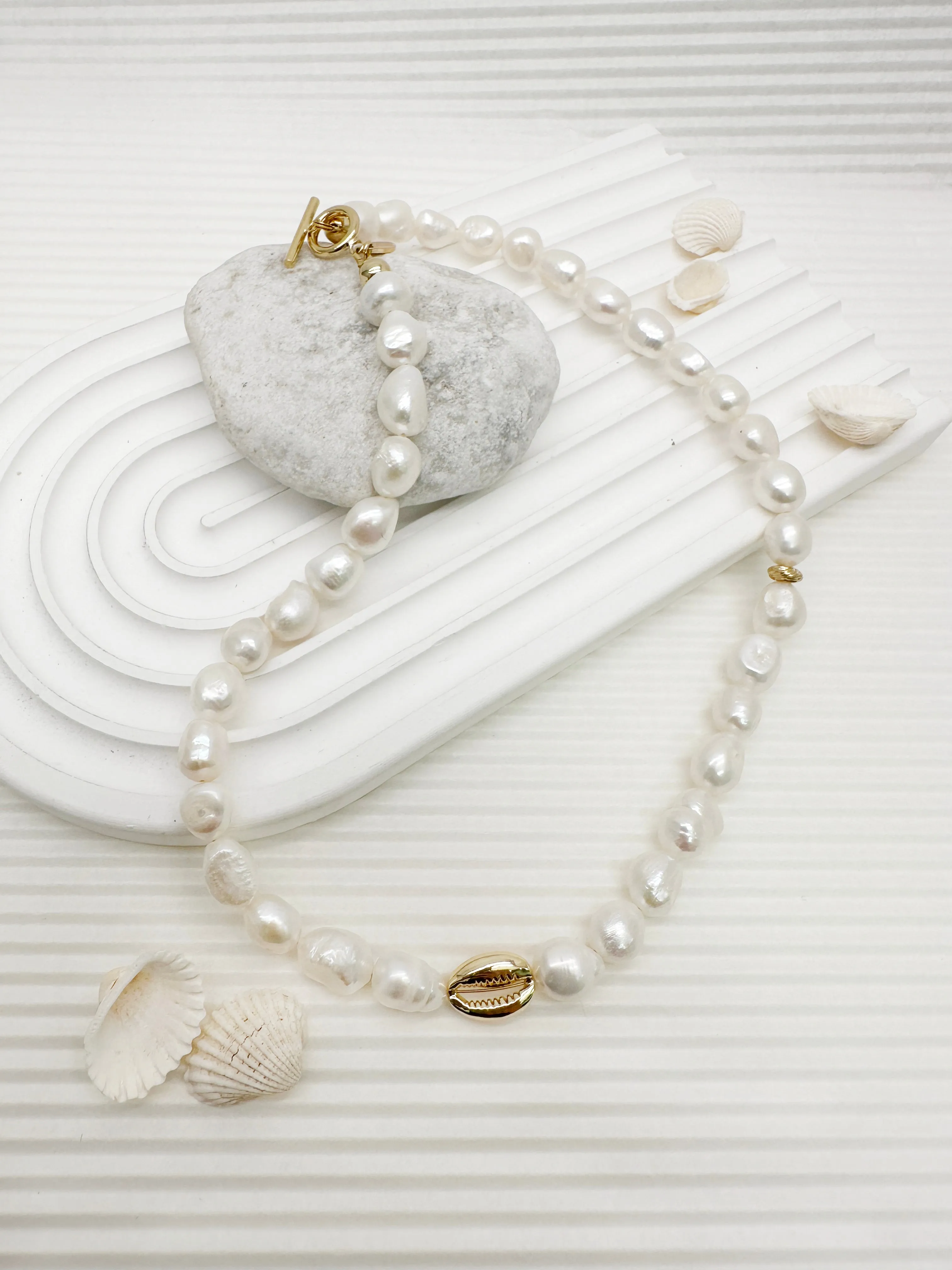 Irregular Freshwater Pearls with Gold Shell Charm Necklace LN055