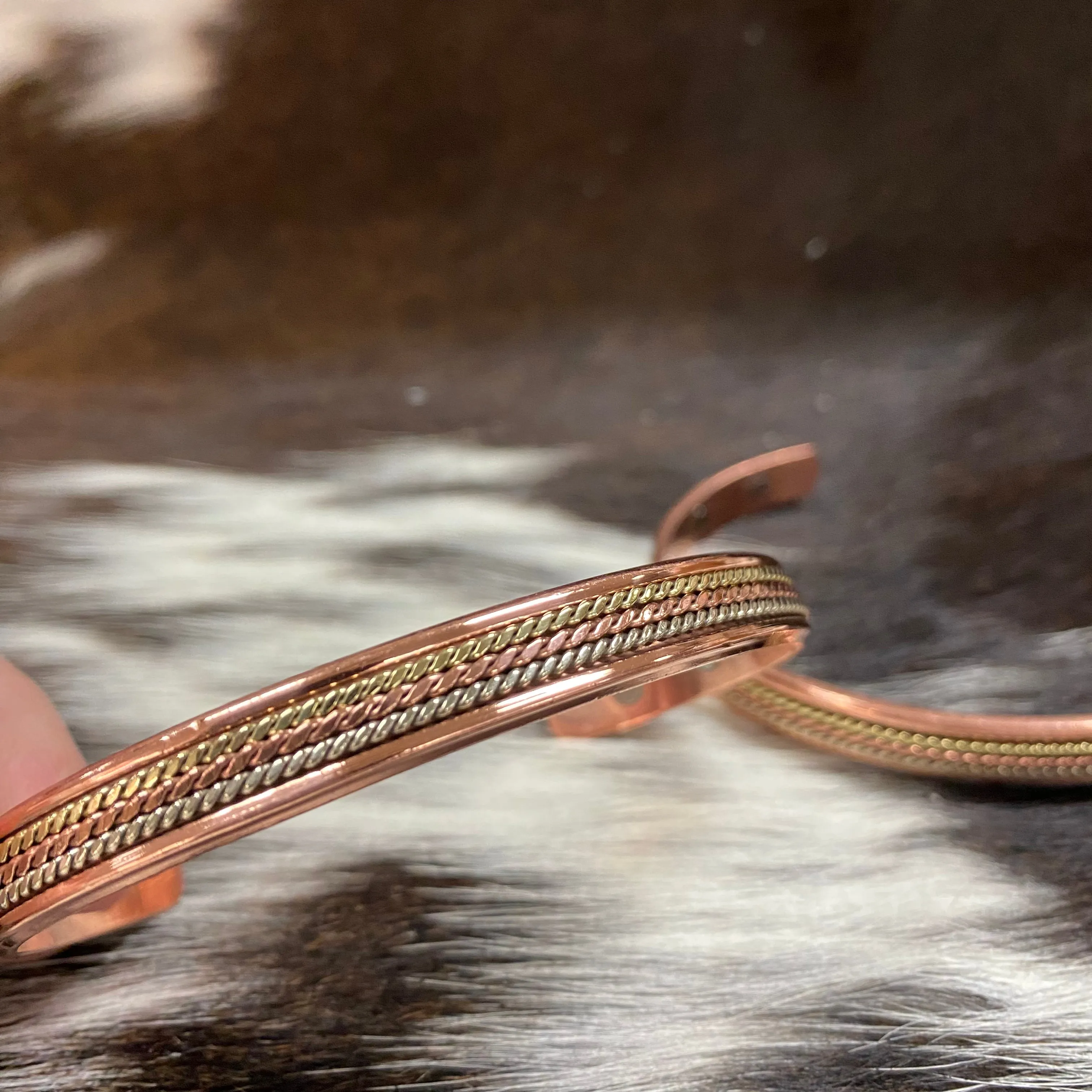 Magnetic Copper Cuff | 3 Twist