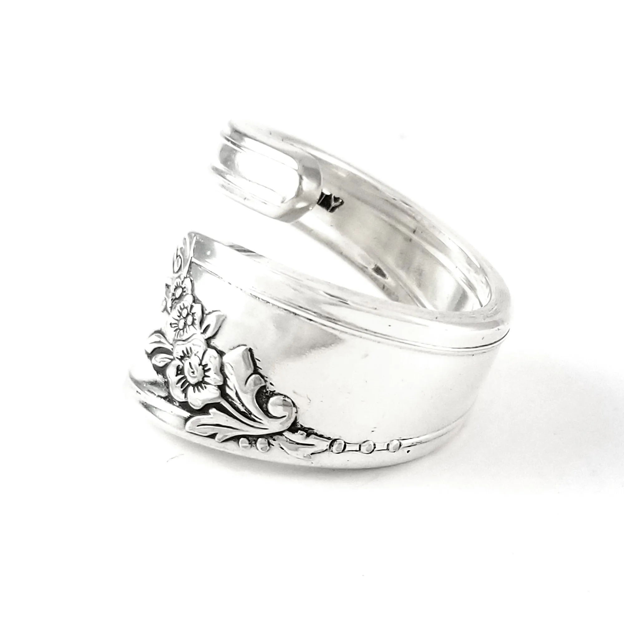 Oneida Queen Bess Wrap Around Spoon Ring