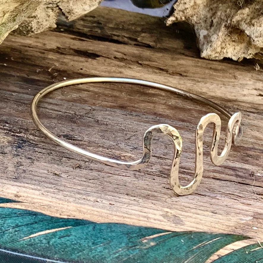 Sterling silver wave bangle. M/L