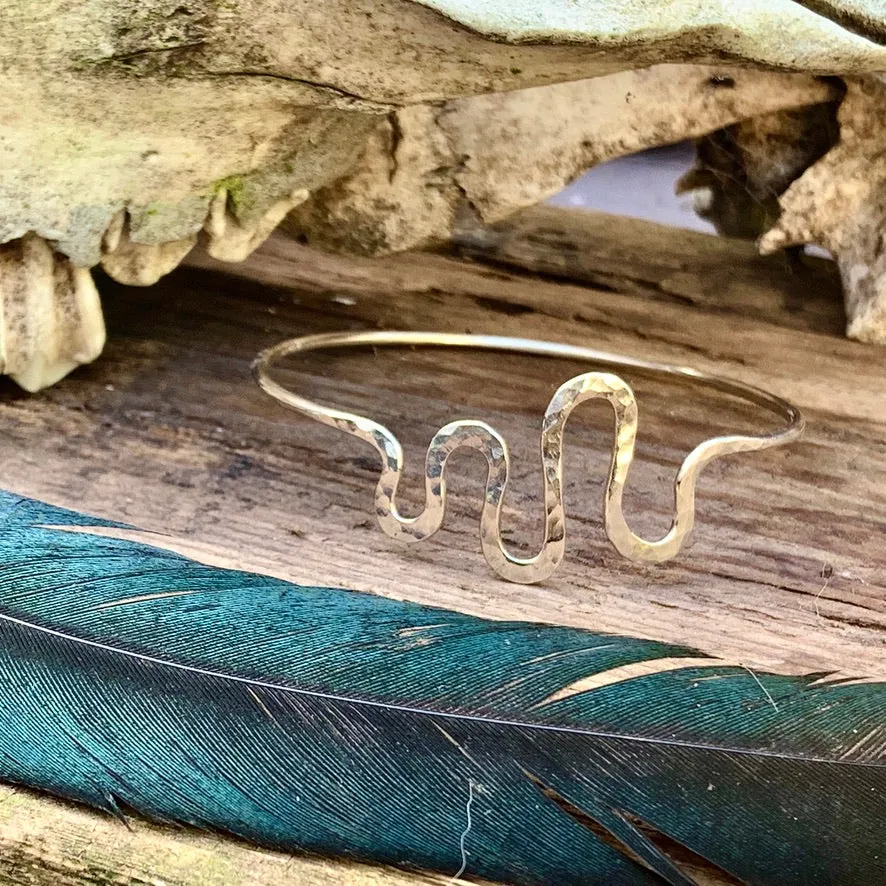 Sterling silver wave bangle. M/L