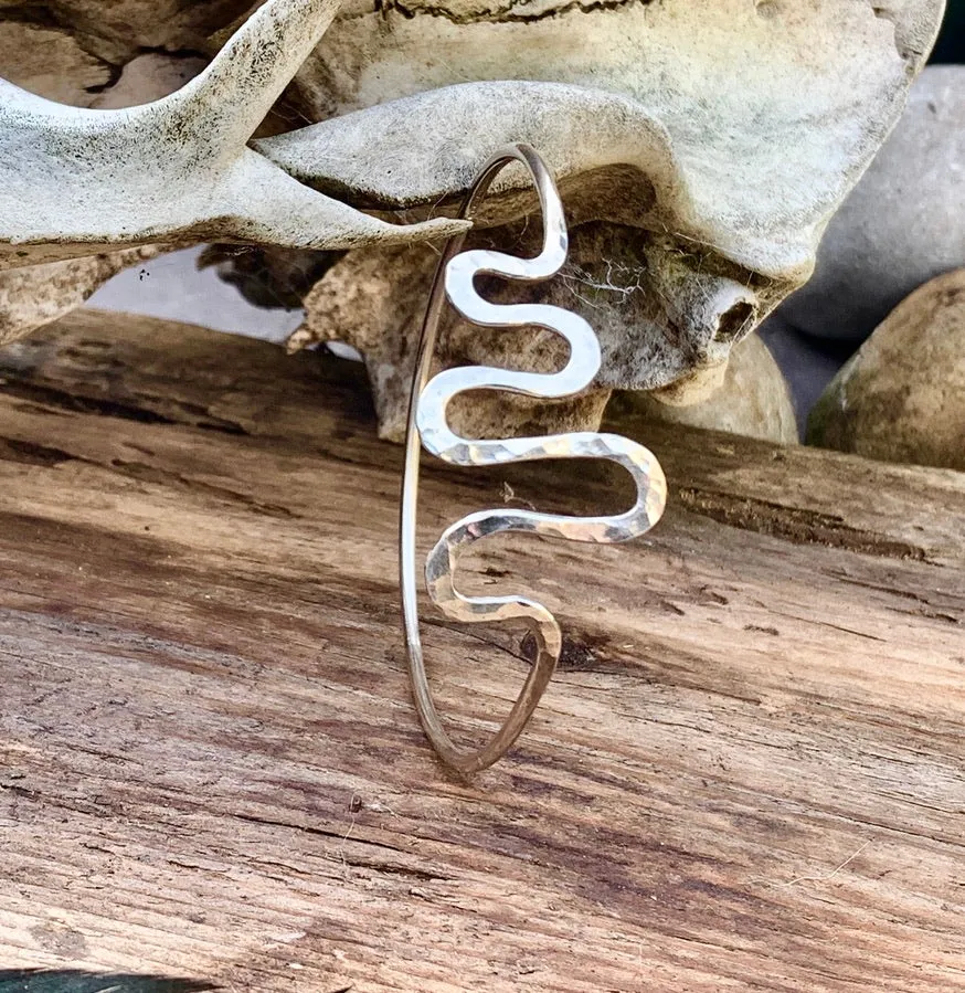 Sterling silver wave bangle. M/L