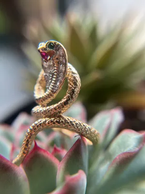 Vintage 18k Snake Ring