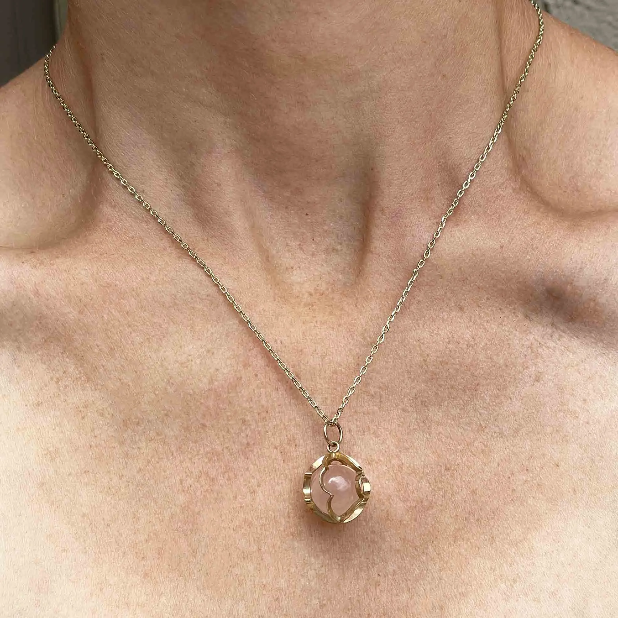 Vintage 9K Gold Rose Quartz Ball Pendant Necklace