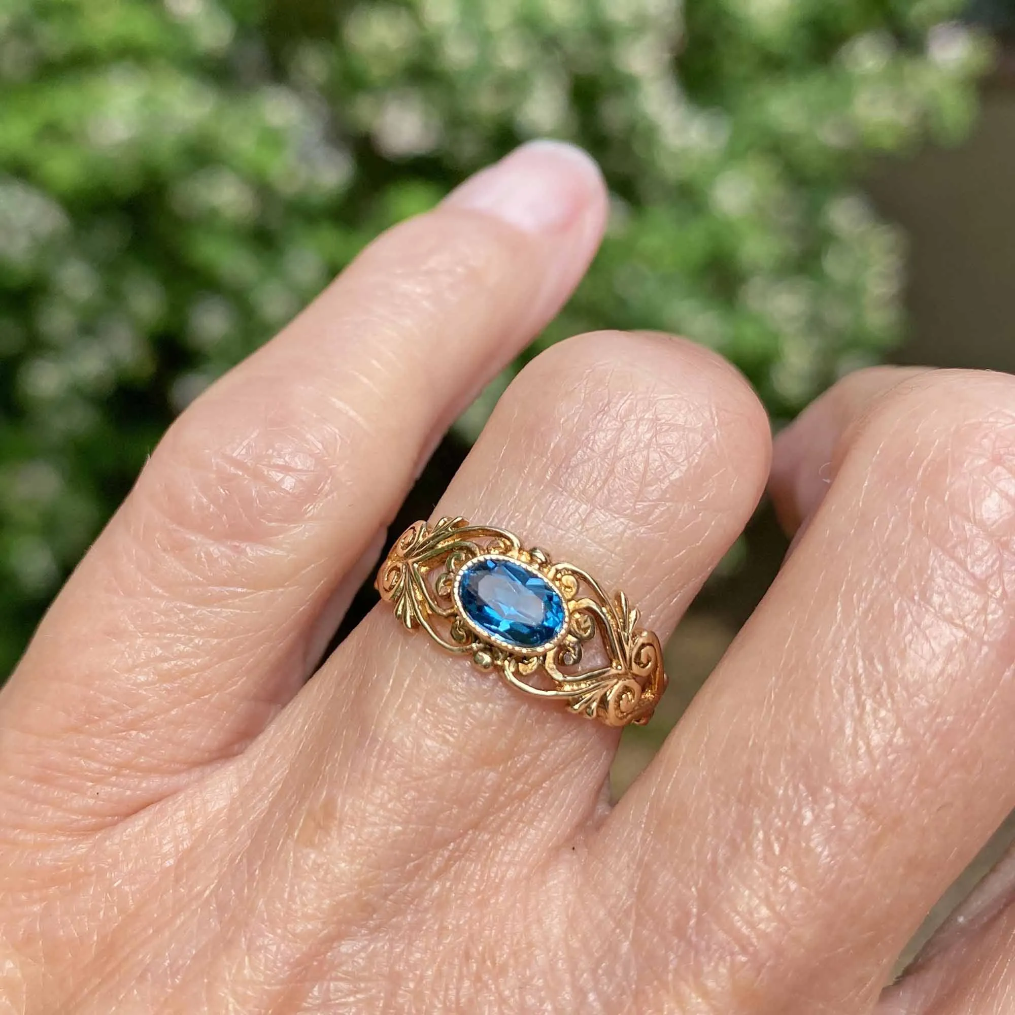 Vintage Wide Gold Filigree Blue Topaz Ring Band