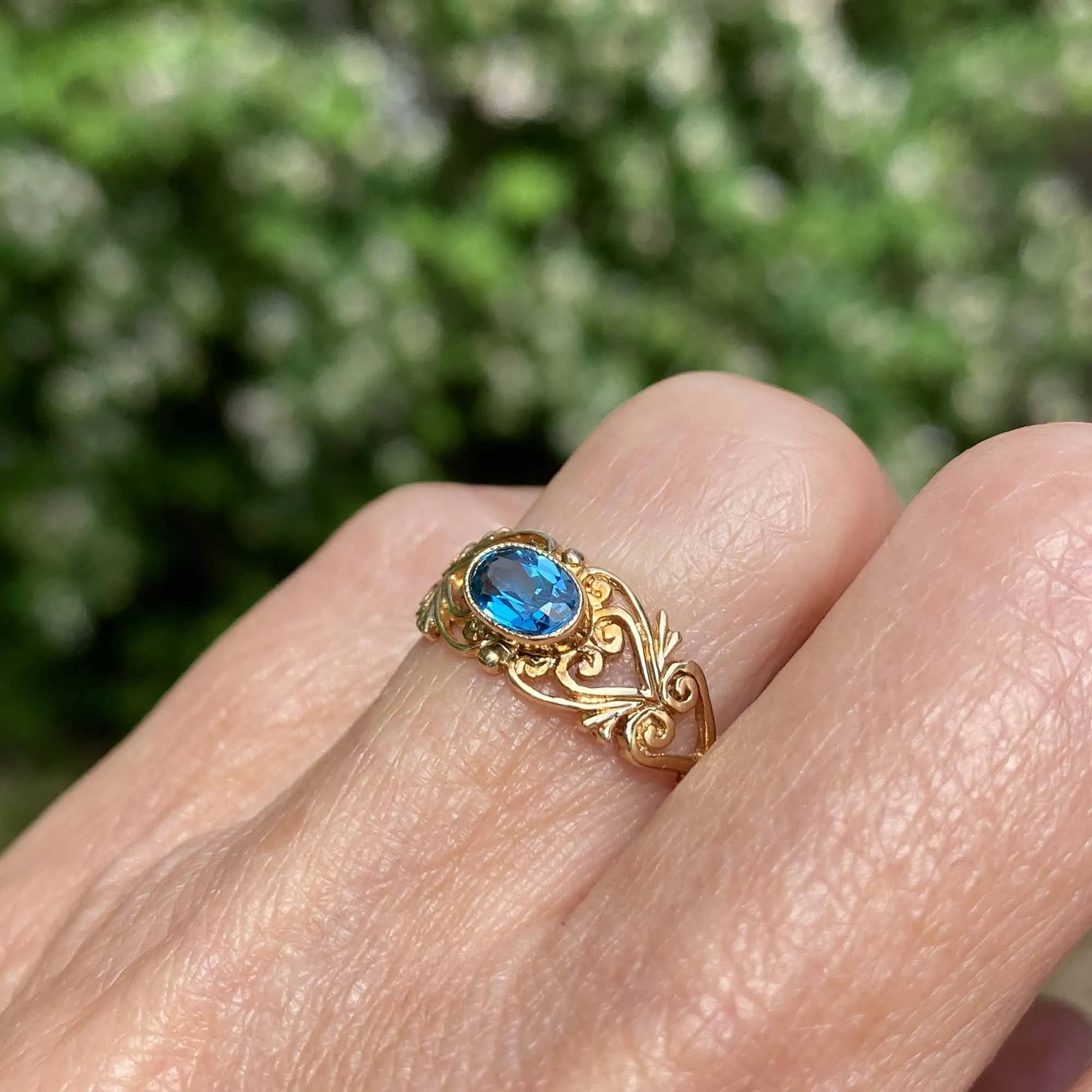 Vintage Wide Gold Filigree Blue Topaz Ring Band