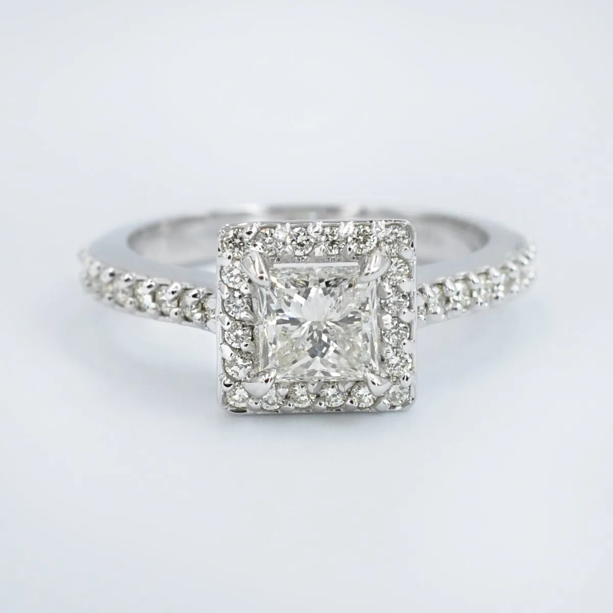 VIP 0.95 CT Princess and Round Cut Diamond Engagement Ring in Platinum