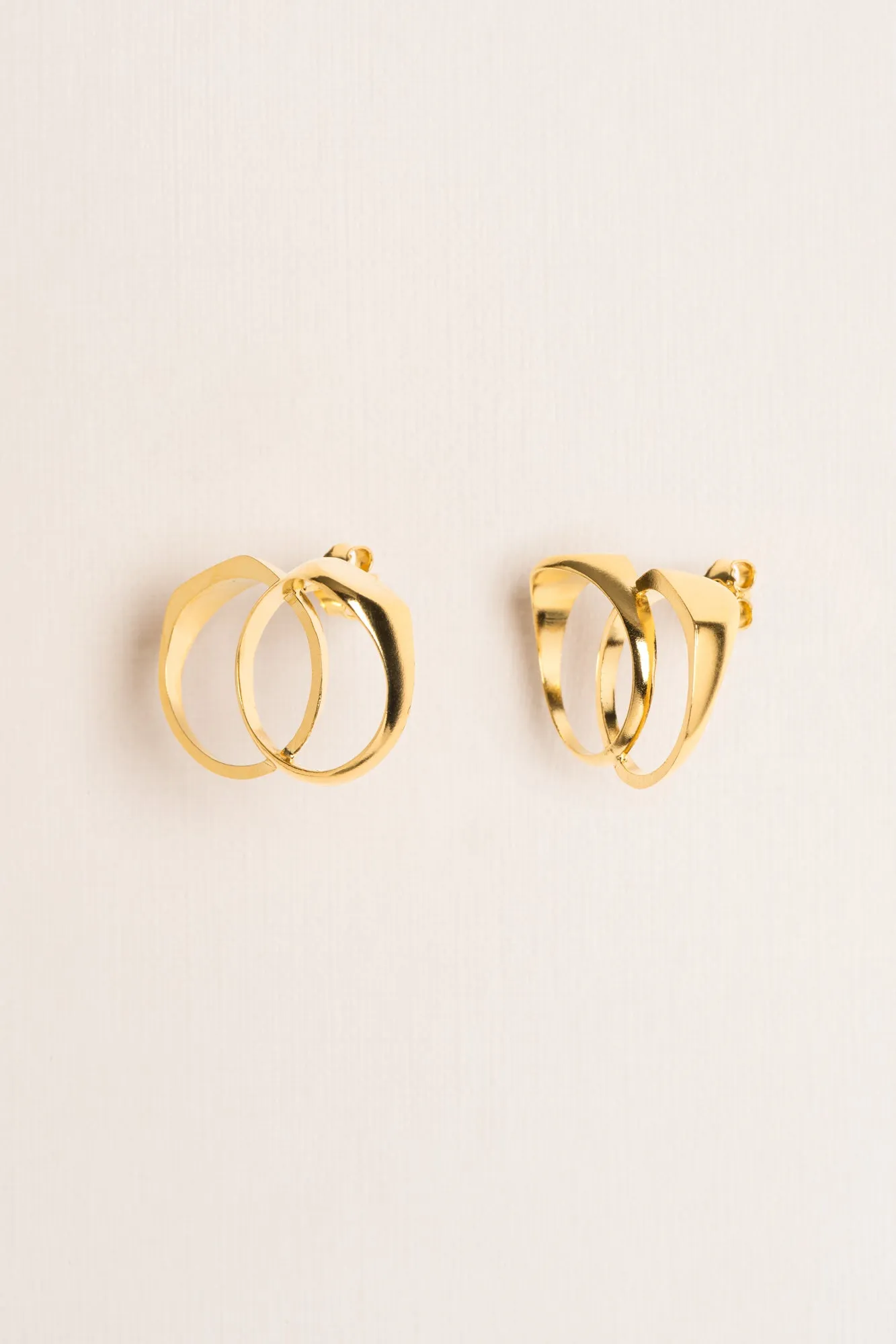 Wouters & Hendrix - Split Signet Stud Earrings in Gold